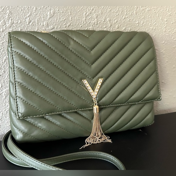 Crossi Purse- Green Chevron Design with Gold Accents - NWOT Shoulder Crossbody. - Picture 2 of 15